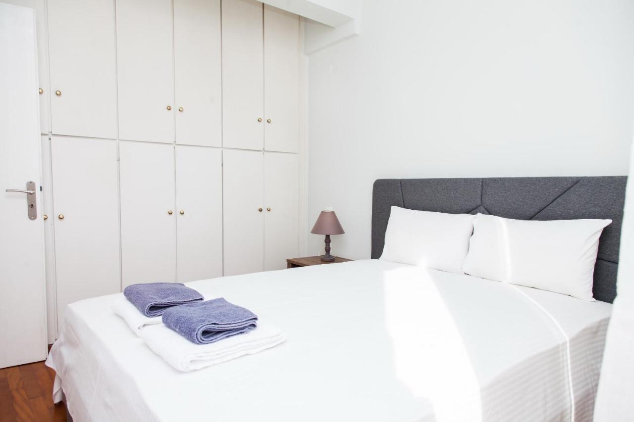 Modern Apt In Heart Of Paleo Faliro! Lägenhet Aten Exteriör bild